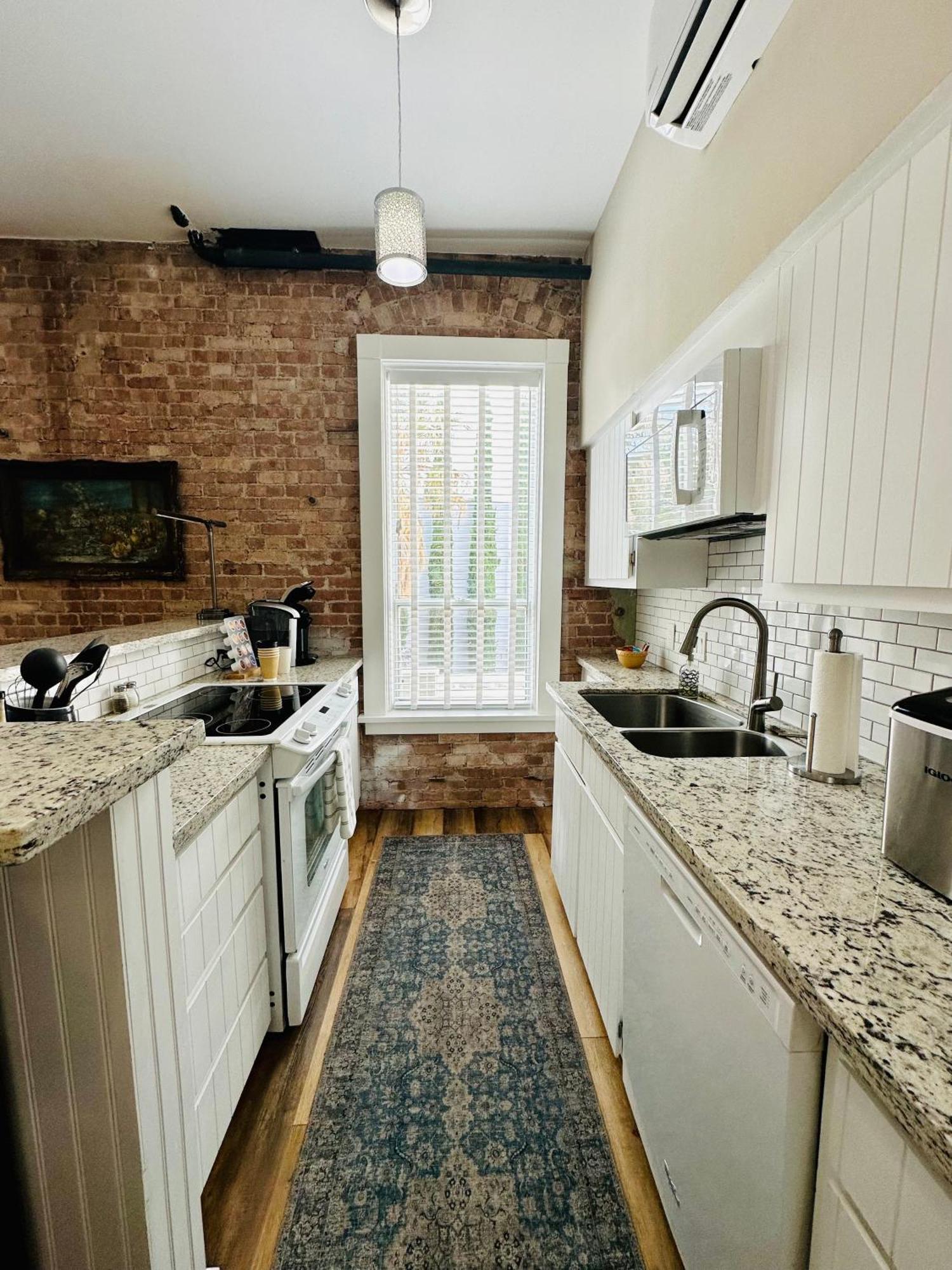 Bisbee Brownstone Suites Exterior foto